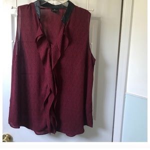 Worthington sleeveless ruffled blouse, large